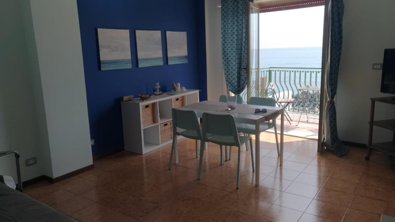 Beachfront Giardini Naxos Exterior foto