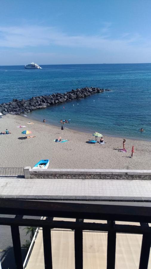 Beachfront Giardini Naxos Exterior foto