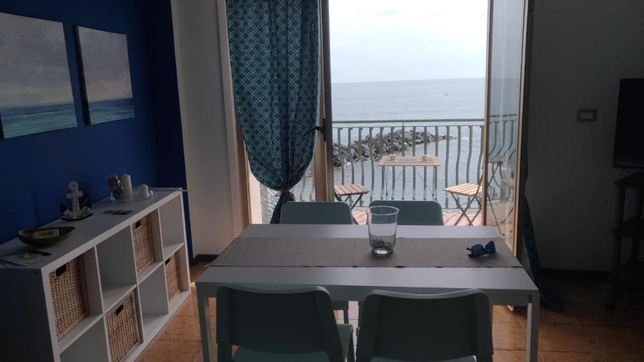 Beachfront Giardini Naxos Exterior foto